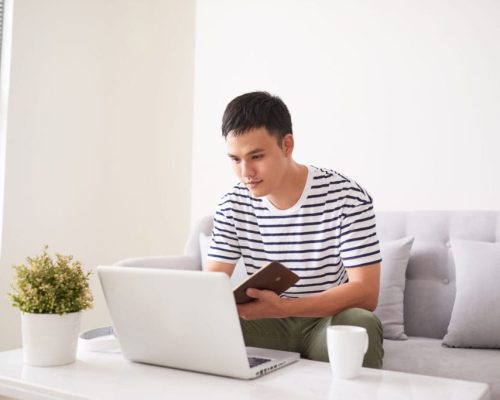 online-student-Asian